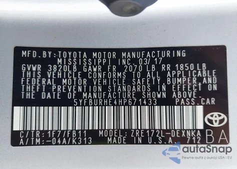 2017 Toyota Corolla Le z USA, uszkodzony, nr VIN 5YFBURHE4HP671433